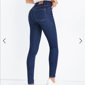 Madewell Petite Curvy High-Rise Skinny Jeans in Lucille Wash